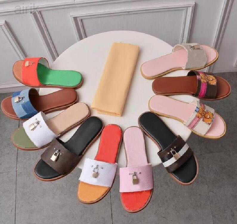 Designer Luxury Women Slippers Fashion Summer Lock Graffiti Sandals Genuine Cowhide Leather Flat Shoes Large Size, Color 14
Designer Luxury Women Slippers Fashion Summer Lock Graffiti Sandals Genuine Cowhide Leather Flat Shoes Large Size, Color 14