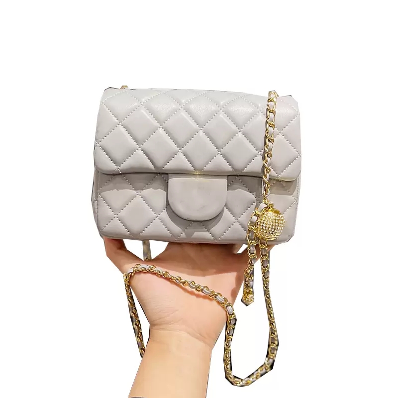 Classic Mini Flap Strass Crush Ball Bags Quilted Gold Metal Hardware Matelasse Chain Crossbody Shoulder Luxury Designer Vanity AKS, Additional shipping
Classic Mini Flap Strass Crush Ball Bags Quilted Gold Metal Hardware Matelasse Chain Crossbody Shoulder Luxury Designer Vanity AKS, Additional shipping