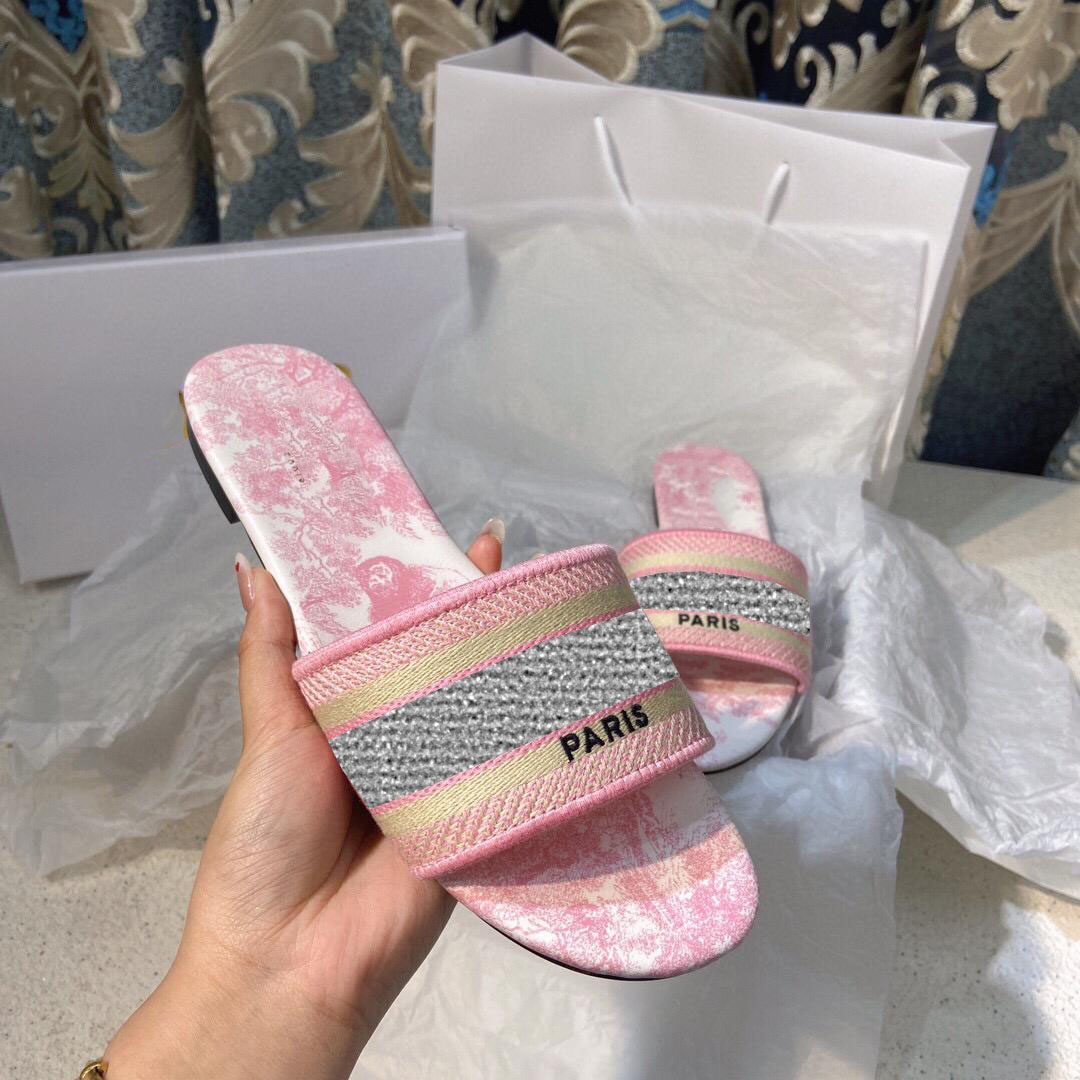2022 Top Paris Embroidered slipper women summer beach striped causal flip flops flat Slide Slippers sandals Cotton Designers Fluffy fur Slides 34-42
2022 Top Paris Embroidered slipper women summer beach striped causal flip flops flat Slide Slippers sandals Cotton Designers Fluffy fur Slides 34-42