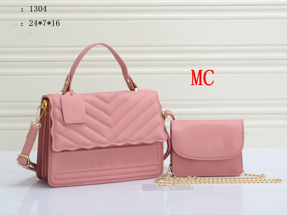 Tote bags gold chain luxury shoulder bags classic series Handbags purses Cross body Bag Leather Casual Designer Female Wallets, Red
Tote bags gold chain luxury shoulder bags classic series Handbags purses Cross body Bag Leather Casual Designer Female Wallets, Red
