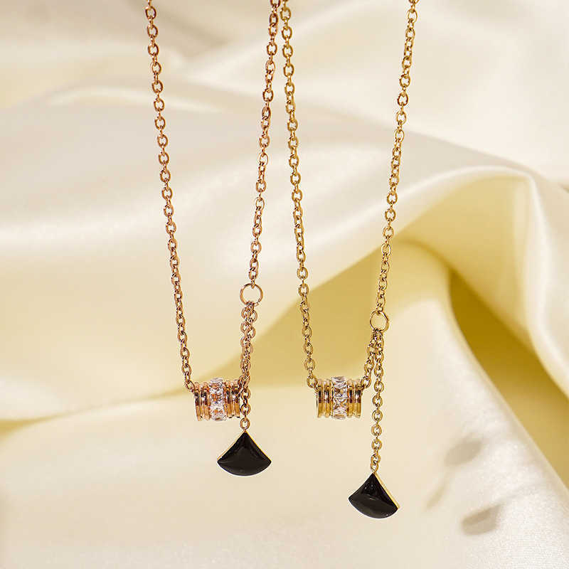 Party Necklace Chain for Women Snap Jewelry Diffuser s Opal Pendants Hollow Locket Gold Rhinestone