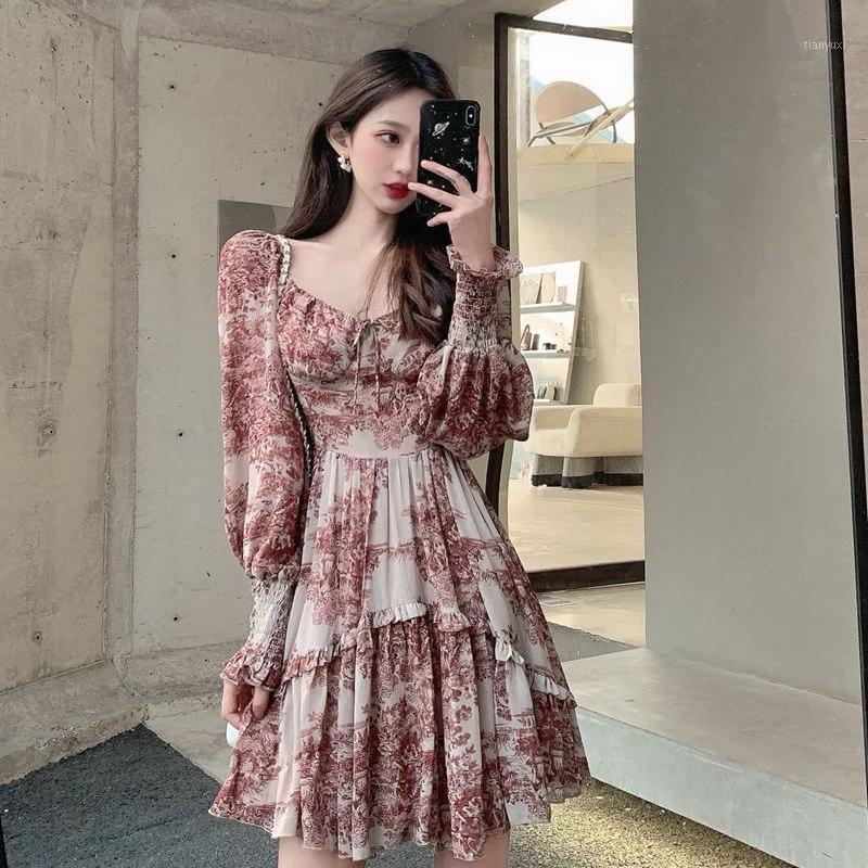 Casual Dresses 2022 Spring Summer Women Stylish Mini Dress Slash Neck Vintage Printed Chiffon Chic Elegant Ruffles Feminine Party
Casual Dresses 2022 Spring Summer Women Stylish Mini Dress Slash Neck Vintage Printed Chiffon Chic Elegant Ruffles Feminine Party