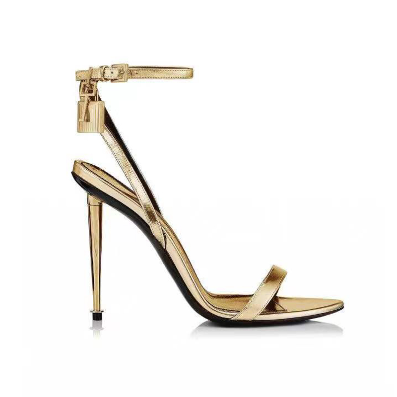 stiletto heel sandals womens shoe Fashion Designer blue Satin Gold padlock Dress shoes top quality Genuine Narrow Band high Heeled women sandal shoes 35-42
stiletto heel sandals womens shoe Fashion Designer blue Satin Gold padlock Dress shoes top quality Genuine Narrow Band high Heeled women sandal shoes 35-42