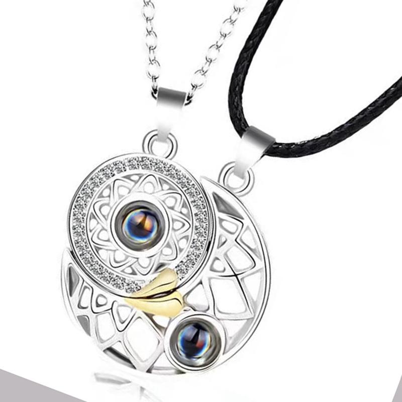 Chains 2PCS/Set Couple Necklace For Women Sun Moon Heart Magnetic Paired Pendant Projection Valentine's Day Jewelry Chain Choker Gift
Chains 2PCS/Set Couple Necklace For Women Sun Moon Heart Magnetic Paired Pendant Projection Valentine's Day Jewelry Chain Choker Gift
