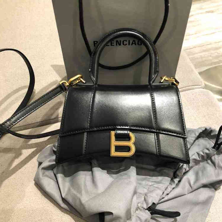 Designer Bag Balenciga 2022 Handags Paris Hourglass High Version Leather Women's Handag Crocodile Pattern Single Messenger Shoulder Crossbody Bag, Crocodile haze blue trumpet - 19cm
Designer Bag Balenciga 2022 Handags Paris Hourglass High Version Leather Women's Handag Crocodile Pattern Single Messenger Shoulder Crossbody Bag, Crocodile haze blue trumpet - 19cm