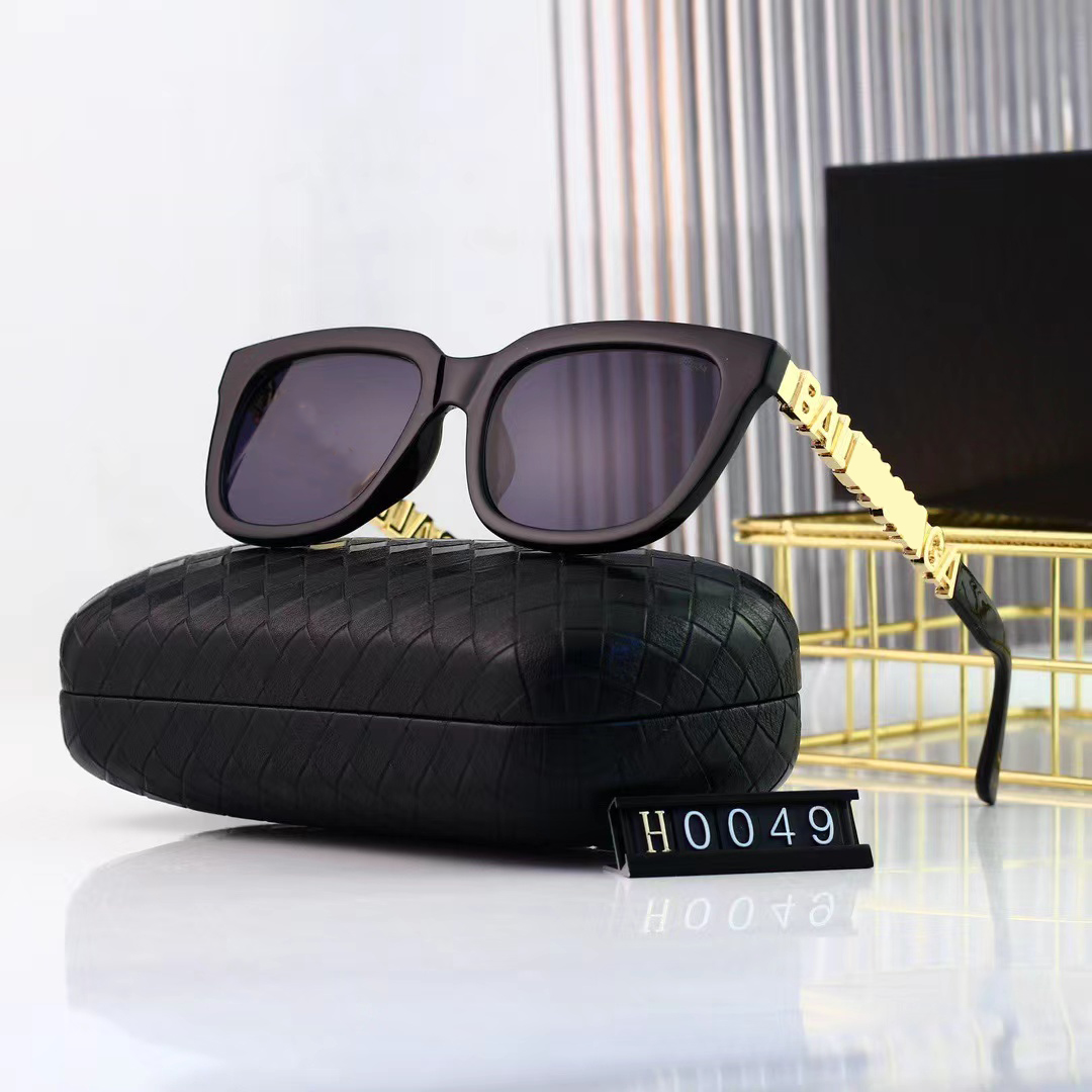 Brand Designer Sunglass High Quality beach Hinge Sunglasses Men Glasses Women Sun glass UV400 lens Unisex classic Square trend eyewear fashion with cases and box
Brand Designer Sunglass High Quality beach Hinge Sunglasses Men Glasses Women Sun glass UV400 lens Unisex classic Square trend eyewear fashion with cases and box