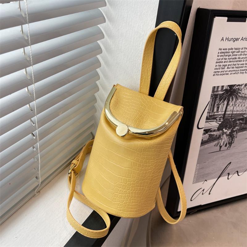 Evening Bags Fashion Luxury Bucket Corssbody Bag For Women 2022 Stone Print Designer Young Girl Shoulder Female Creative BagEvening, White
Evening Bags Fashion Luxury Bucket Corssbody Bag For Women 2022 Stone Print Designer Young Girl Shoulder Female Creative BagEvening, White