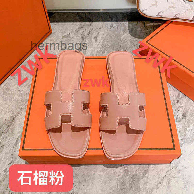 2022 Slide Designer Slipper Slippers Women's Summer Leather One Line Tourism Wear Flat Bottomed Beach Sandals Large Size, 18
2022 Slide Designer Slipper Slippers Women's Summer Leather One Line Tourism Wear Flat Bottomed Beach Sandals Large Size, 18