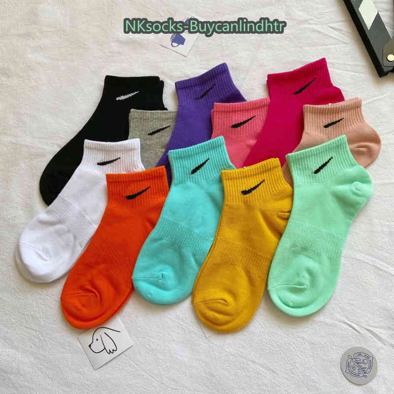 Cotton stockings men and women make fun of NK multi pairs hook high tube candy color sports basketball socks
Cotton stockings men and women make fun of NK multi pairs hook high tube candy color sports basketball socks