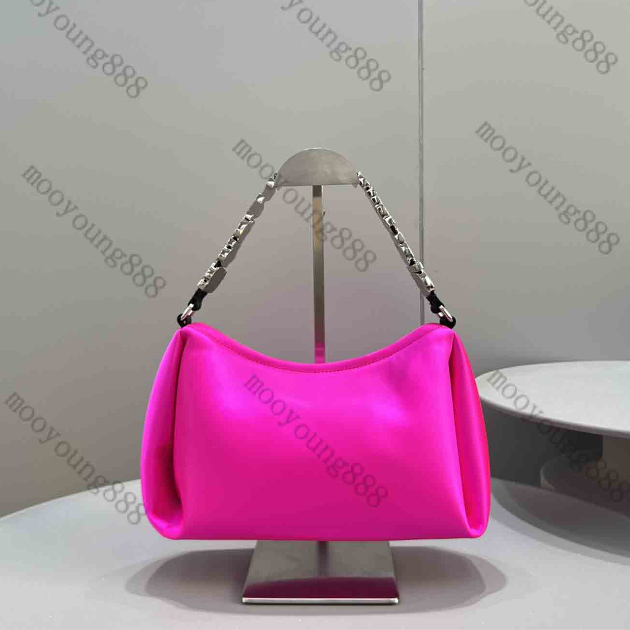 10A Top Tier Quality Luxury Designers 28cm Small Womens Hobo Bag Nylon Zipper Quilted Purse Shoulder Black Box Bag Rhinestone Hangtag Handbag Wallet On Chain, Upload pics to contact us
10A Top Tier Quality Luxury Designers 28cm Small Womens Hobo Bag Nylon Zipper Quilted Purse Shoulder Black Box Bag Rhinestone Hangtag Handbag Wallet On Chain, Upload pics to contact us