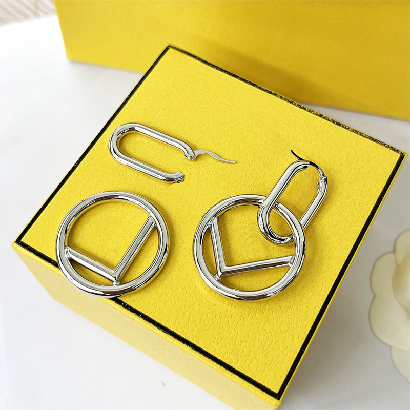 Designer Large Earrings Fashion Gold For Women With Gift Box Luxury Jewelry Pearl Circle Lady Earring High Quality 
Designer Large Earrings Fashion Gold For Women With Gift Box Luxury Jewelry Pearl Circle Lady Earring High Quality