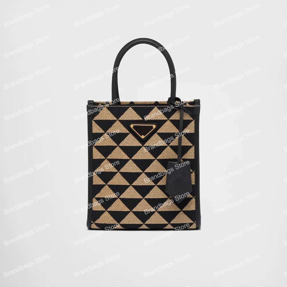 Luxurys Designers Shoulder Handbag Bag 3-piece set Nylon Purse Women with letters crossbody canvas shoulders lady Tote chains handbags, Pr01
Luxurys Designers Shoulder Handbag Bag 3-piece set Nylon Purse Women with letters crossbody canvas shoulders lady Tote chains handbags, Pr01