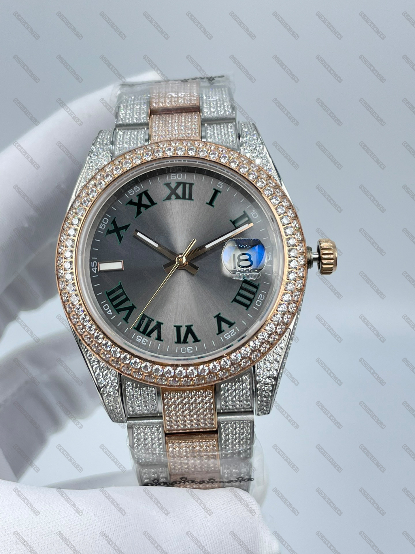 Men's Mechanical Wristwatches With Full Diamond Single Calendar Roman Business Automatic
Men's Mechanical Wristwatches With Full Diamond Single Calendar Roman Business Automatic