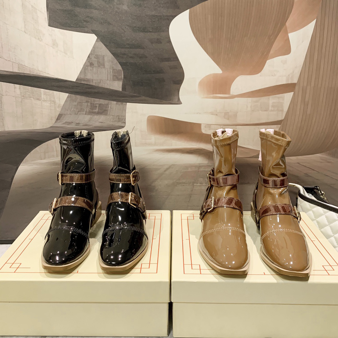 New Logo Harness Patent Leather Ankle Boots Booties black brown luxury shoes italy top women designer sneakers high trainers boot EUR 34-40, Shoe box
New Logo Harness Patent Leather Ankle Boots Booties black brown luxury shoes italy top women designer sneakers high trainers boot EUR 34-40, Shoe box