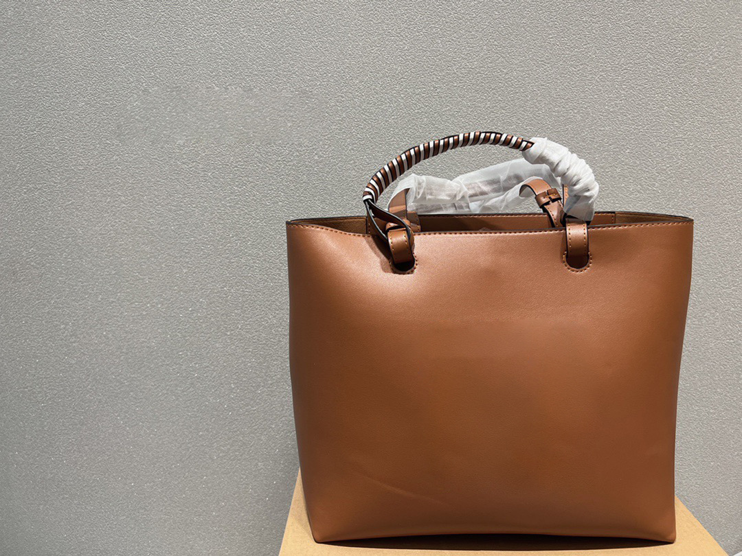 5A high quality Designers 2022 Top Designer Bags Womens Purse Tote Handbags Fashion Style Luxury Far Bag Leather High Quality Tote Handbag with dustbags, 0.01
5A high quality Designers 2022 Top Designer Bags Womens Purse Tote Handbags Fashion Style Luxury Far Bag Leather High Quality Tote Handbag with dustbags, 0.01