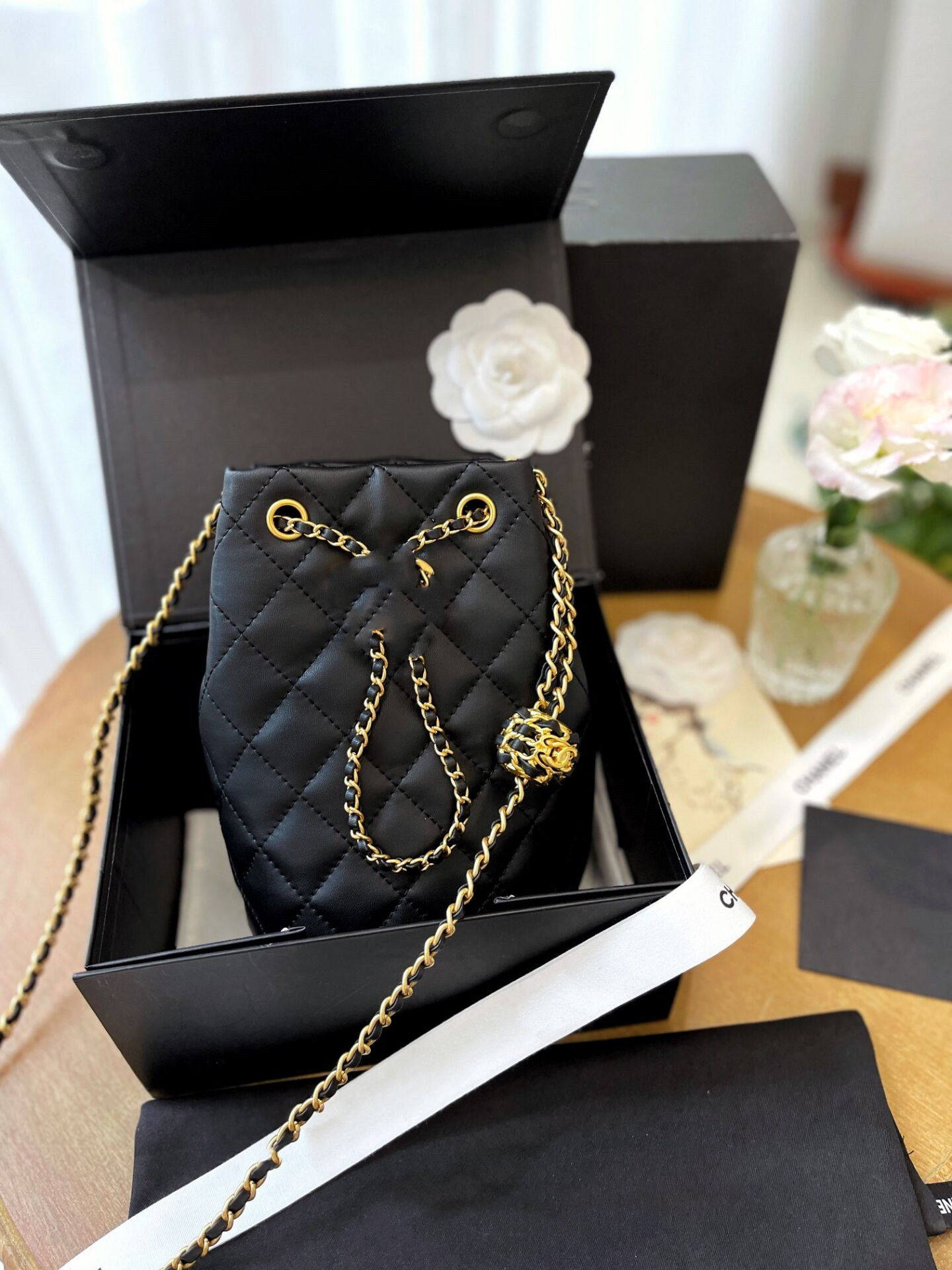 2022 Summer Walnut Ball Bucket Bag Designer Luxury Cross-Body One Shoulder Fashion Banquet Coin Purse, Black
2022 Summer Walnut Ball Bucket Bag Designer Luxury Cross-Body One Shoulder Fashion Banquet Coin Purse, Black