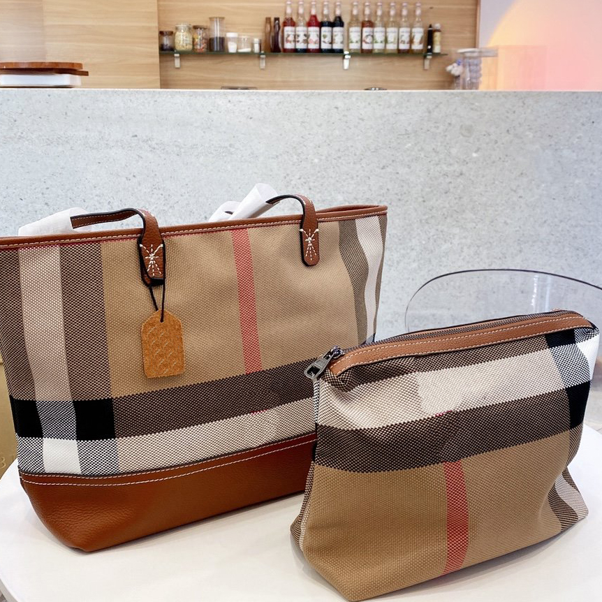 Fashion Designer Plaid Women Bag 2022 Big Leather and Canvas Shopping bag Female Handbag Tote Lady Shoulder Crossbody bagg Casual BagsTravel
Fashion Designer Plaid Women Bag 2022 Big Leather and Canvas Shopping bag Female Handbag Tote Lady Shoulder Crossbody bagg Casual BagsTravel