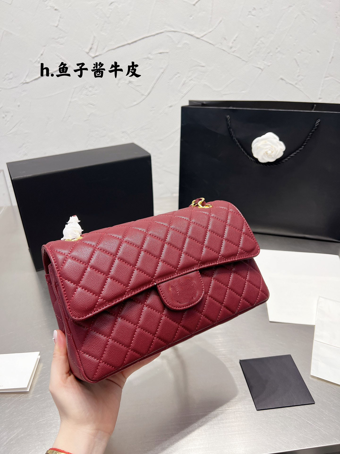 women's designers shoulder bag Luxury tote purse handbag message bags cluth top quality brand classic caviare leather Crossbody gold chain 26CM, White
women's designers shoulder bag Luxury tote purse handbag message bags cluth top quality brand classic caviare leather Crossbody gold chain 26CM, White