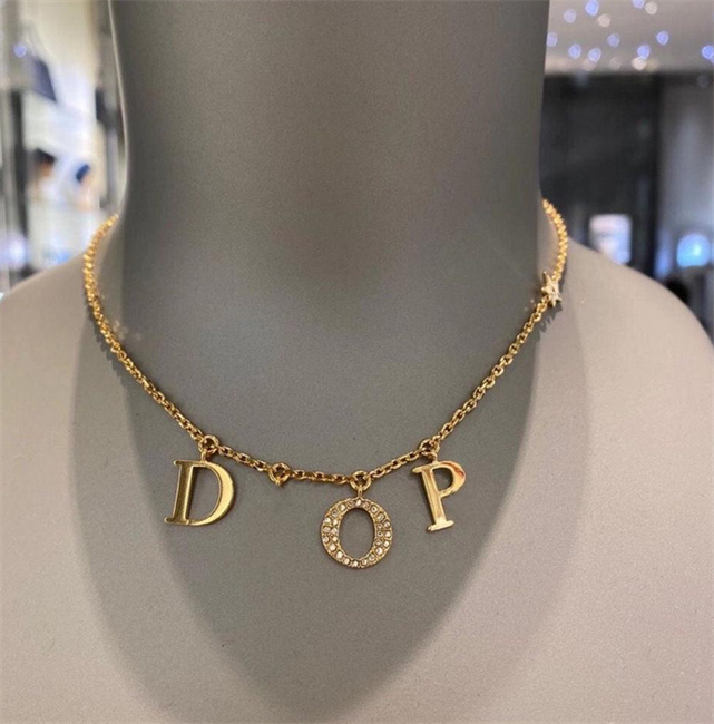 Fashion Designer D letter gold chain necklace bracelet earring for mens and women Party lovers gift jewelry With Bag
Fashion Designer D letter gold chain necklace bracelet earring for mens and women Party lovers gift jewelry With Bag