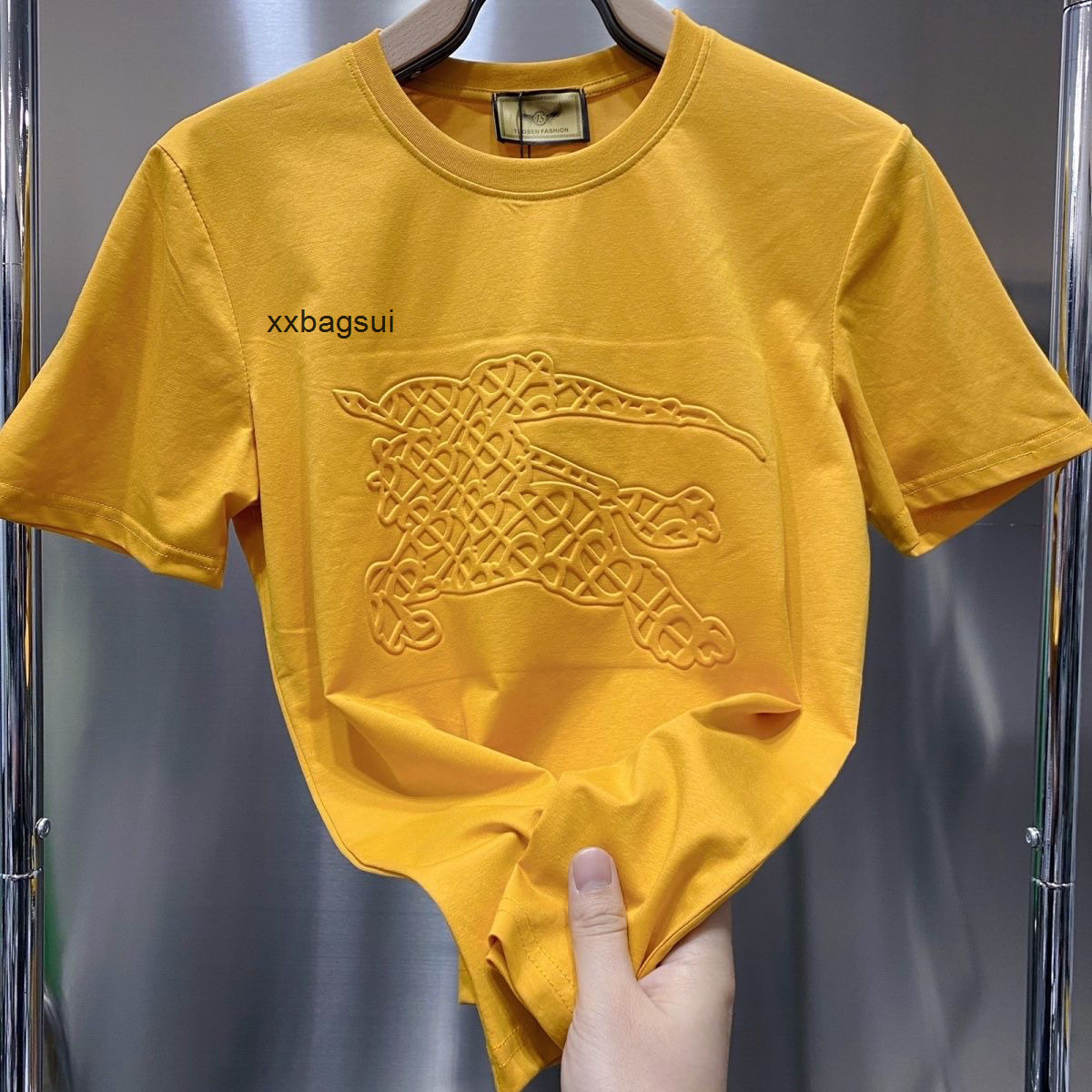 burbrerys designer BBL war horse spring and summer new three-dimensional concave convex printing net version versatile round neck t-shirt men's version, White
burbrerys designer BBL war horse spring and summer new three-dimensional concave convex printing net version versatile round neck t-shirt men's version, White