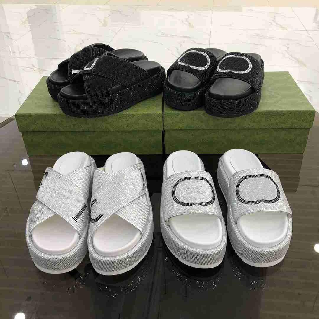 designer slippers crystals upper cross straps contrasting color crystal leather 5.5cm platform slippers fashion strap summer slides with logo size 35-44
designer slippers crystals upper cross straps contrasting color crystal leather 5.5cm platform slippers fashion strap summer slides with logo size 35-44