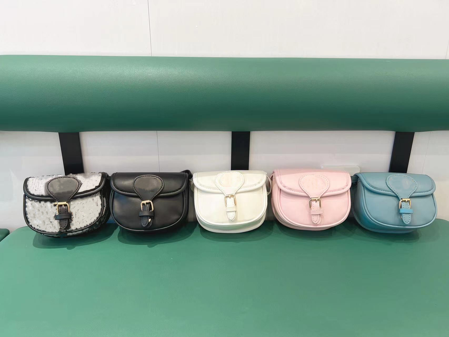 Fashion kids metal letter buckles purse girls printed PU leather single shoulder Saddle bag children mmessenger bag A8749, Pink
Fashion kids metal letter buckles purse girls printed PU leather single shoulder Saddle bag children mmessenger bag A8749, Pink