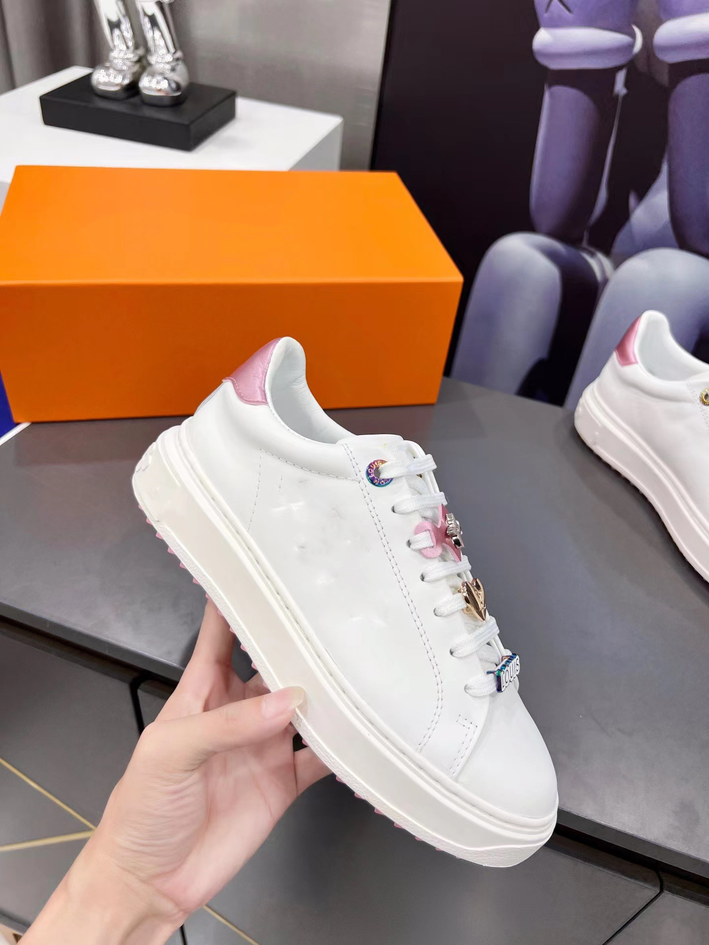 Luxury Designer Mens Causal Shoes Fashion Woman Leather Lace Up Platform Sole Sneakers White 0502, 07
Luxury Designer Mens Causal Shoes Fashion Woman Leather Lace Up Platform Sole Sneakers White 0502, 07