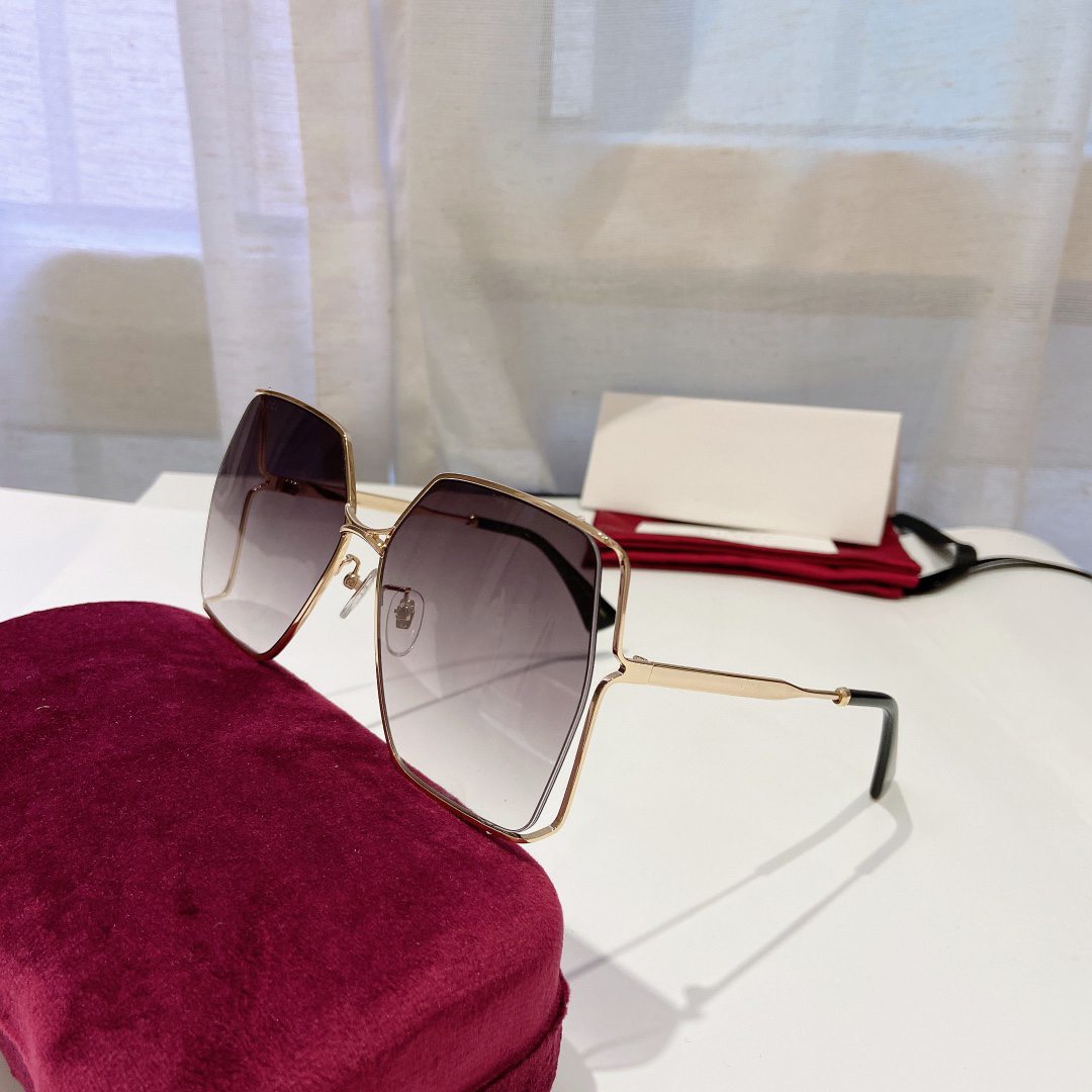 0817 Square Sunglasses for Women Gold/Grey Gradient Lens Sunnies Summer Fashion Sun Shades Sonnenbrille UV400 Protection Eyewear with Case
0817 Square Sunglasses for Women Gold/Grey Gradient Lens Sunnies Summer Fashion Sun Shades Sonnenbrille UV400 Protection Eyewear with Case