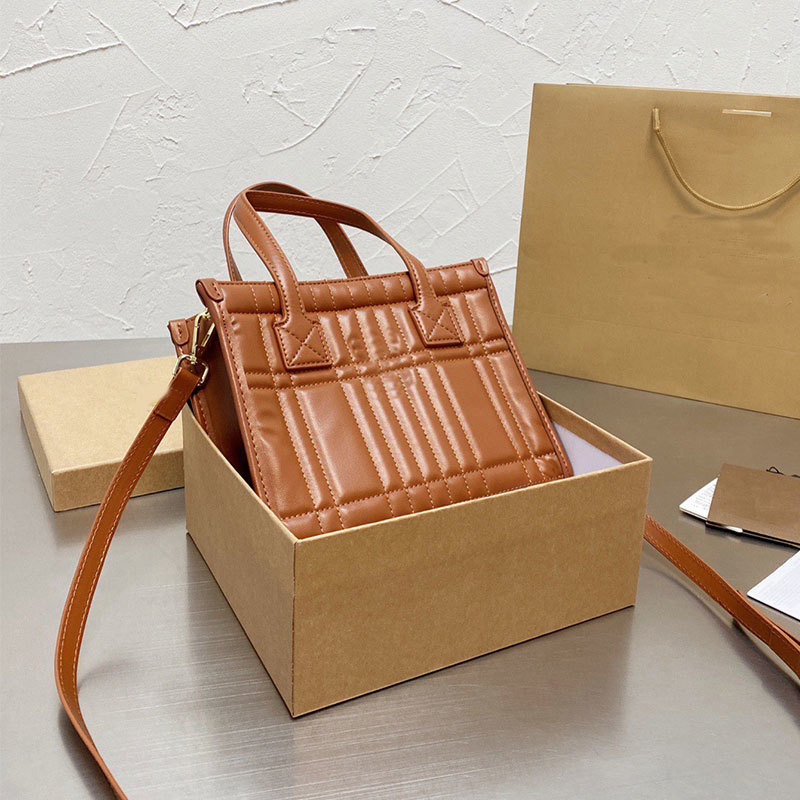 Multi Pochette large capacity real leather Bag high quality Women Luxurys Designers Bags 2022 Handbags Purses tote 19 Handbag Flap Zhouzhoubao123 5N3E, No bag
Multi Pochette large capacity real leather Bag high quality Women Luxurys Designers Bags 2022 Handbags Purses tote 19 Handbag Flap Zhouzhoubao123 5N3E, No bag