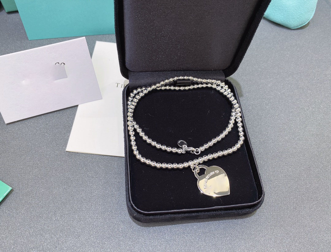 Necklace Bracelet 4mm Round Bead Love Pendant hardware designer Women Men couple fashion watche Top Quality Wedding Party Thanksgiving Day Valentine 12
Necklace Bracelet 4mm Round Bead Love Pendant hardware designer Women Men couple fashion watche Top Quality Wedding Party Thanksgiving Day Valentine 12
