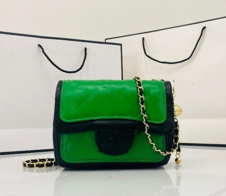 Designer Bags luxurious mini 20cm fashion shoulder designers women handbags lambs leather clutch with badge gold chain flap purse wallet, White
Designer Bags luxurious mini 20cm fashion shoulder designers women handbags lambs leather clutch with badge gold chain flap purse wallet, White
