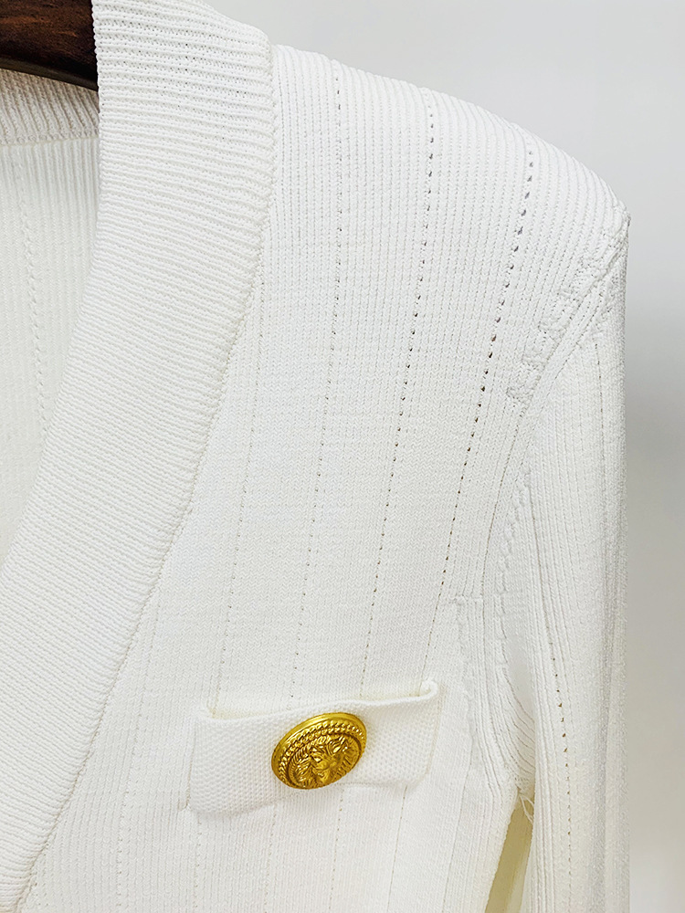 2026 new designer short knitted women's slim fit cardigan top V-neck metal buckle light brown black and white