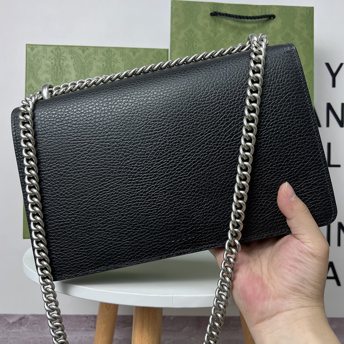 Mirror quality 28CM Chain Bag Genuine Leather Flap Bags Women Cover Cross Body Bagss with box G103, White
Mirror quality 28CM Chain Bag Genuine Leather Flap Bags Women Cover Cross Body Bagss with box G103, White