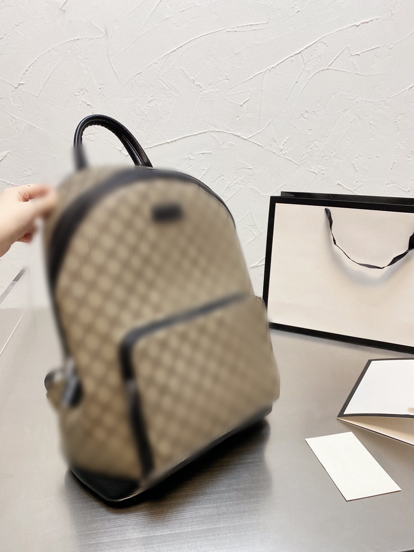 2022 luxury designer backpack letter printed leather school bags for traveling cool fashion women men backpacks, Black grey
2022 luxury designer backpack letter printed leather school bags for traveling cool fashion women men backpacks, Black grey