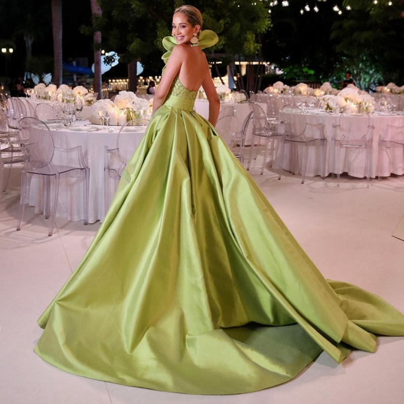 Gorgeous High Low Sage Prom Dresses 2022 Halter Neck Beaded Front Short Evening Dress With Flowers Satin Long Train Cocktail Party Gowns Elegant Robes