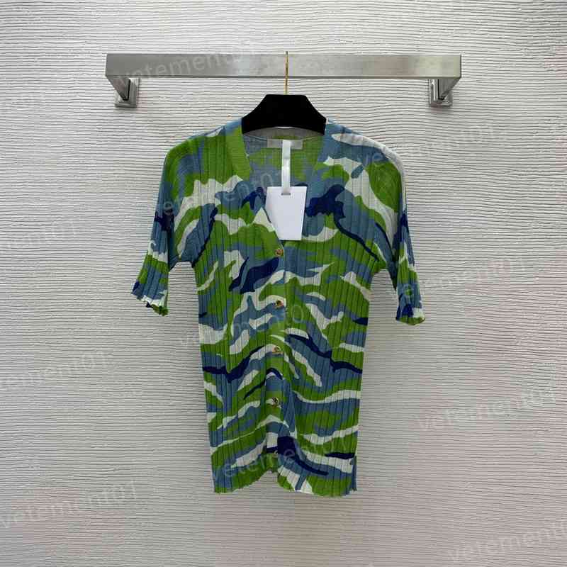 Luxury Womens Jackets Green Camo Metal Button V-Neck Knit Short Sleeve T-Shirts Tops Fashion Shirts Designer Women Knitting Jacket
Luxury Womens Jackets Green Camo Metal Button V-Neck Knit Short Sleeve T-Shirts Tops Fashion Shirts Designer Women Knitting Jacket