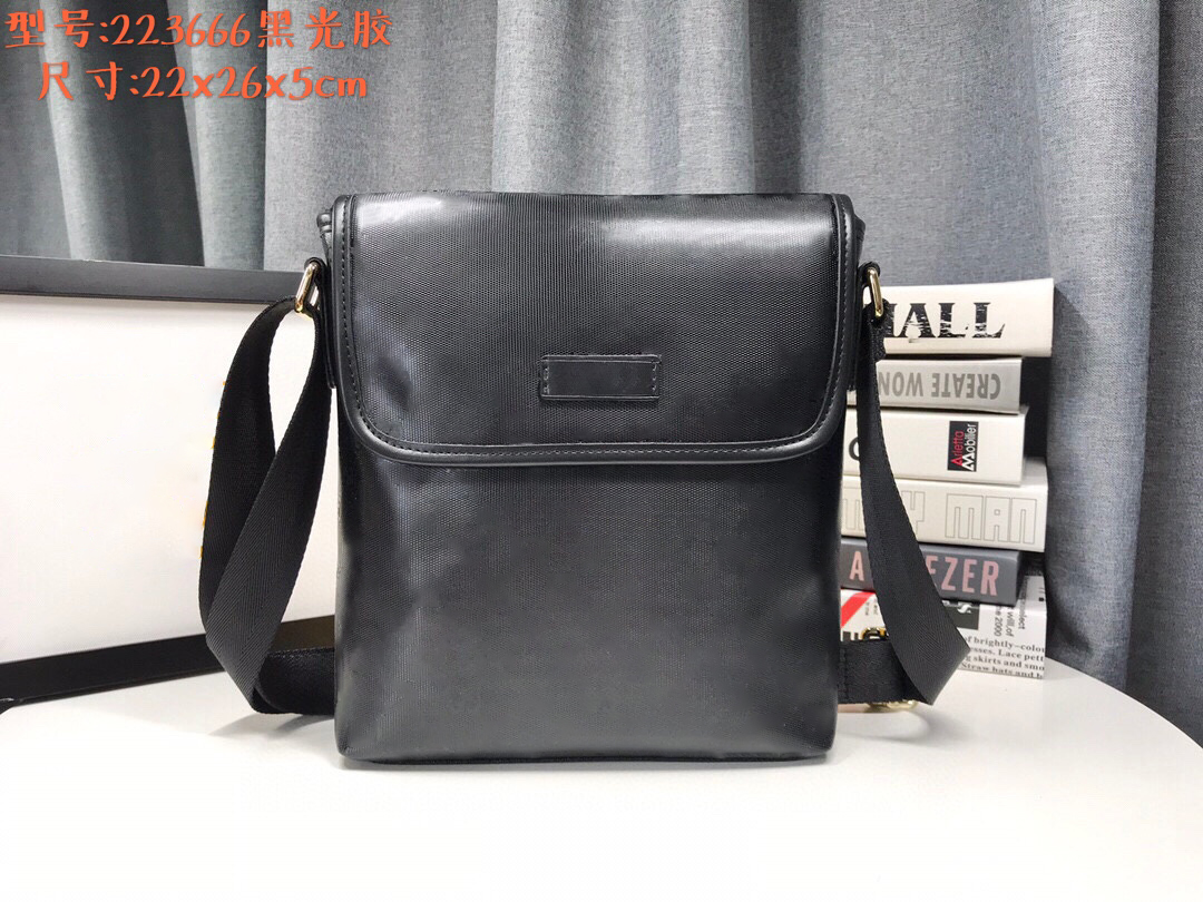 Designer Small Packet Messenger Bags Shoulder Bag Fashion Classic Men Trip Package Briefcase Crossbody Luxury Wrap, Size:22x26x5 cm
Designer Small Packet Messenger Bags Shoulder Bag Fashion Classic Men Trip Package Briefcase Crossbody Luxury Wrap, Size:22x26x5 cm