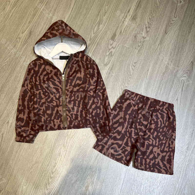 Summer kids sun protection suit fashion logo print luxury tracksuit casual zip print jacket shorts Two Piece Pants logo f..di brand Children Apparel
Summer kids sun protection suit fashion logo print luxury tracksuit casual zip print jacket shorts Two Piece Pants logo f..di brand Children Apparel