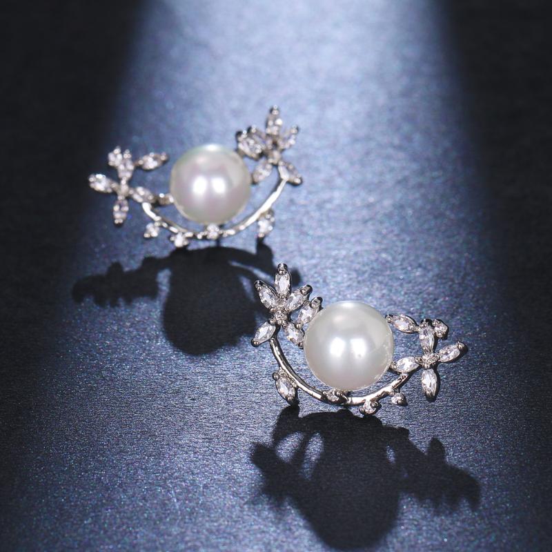 Stud Bettyue Fashion Pearl Earring For Women And Ladies Exquisite Symmtrical Style With Zirconia Gorgeous Jewelry Wedding GiftsStud StudStud
Stud Bettyue Fashion Pearl Earring For Women And Ladies Exquisite Symmtrical Style With Zirconia Gorgeous Jewelry Wedding GiftsStud StudStud