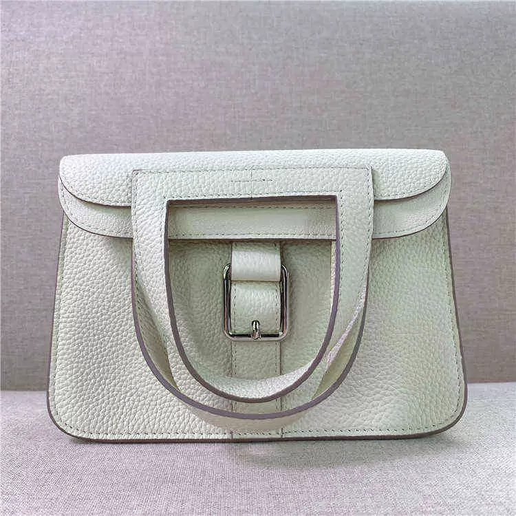 Briefcases 2021 Leather Briefcase Horshoe Bag Fashion One Shoulder Crossbar Handle Envelope Women's Bag Fashion
Briefcases 2021 Leather Briefcase Horshoe Bag Fashion One Shoulder Crossbar Handle Envelope Women's Bag Fashion