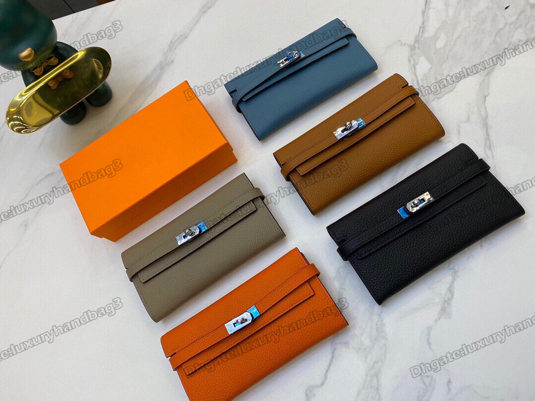 Classic Womens Clutch Bag Gold Color Lock Grained Cowhide Leather Wallet Luxurys Flap Coin Purse Designers Handbag
Classic Womens Clutch Bag Gold Color Lock Grained Cowhide Leather Wallet Luxurys Flap Coin Purse Designers Handbag