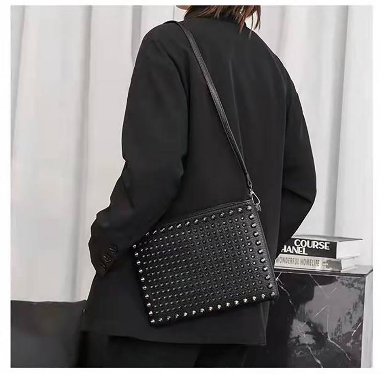 shoulder bags Designer Messenger for man Punk Elements Satchel clutch bag high quality Fashion rivets Handbags men purse iPad briefcase Soft leather H