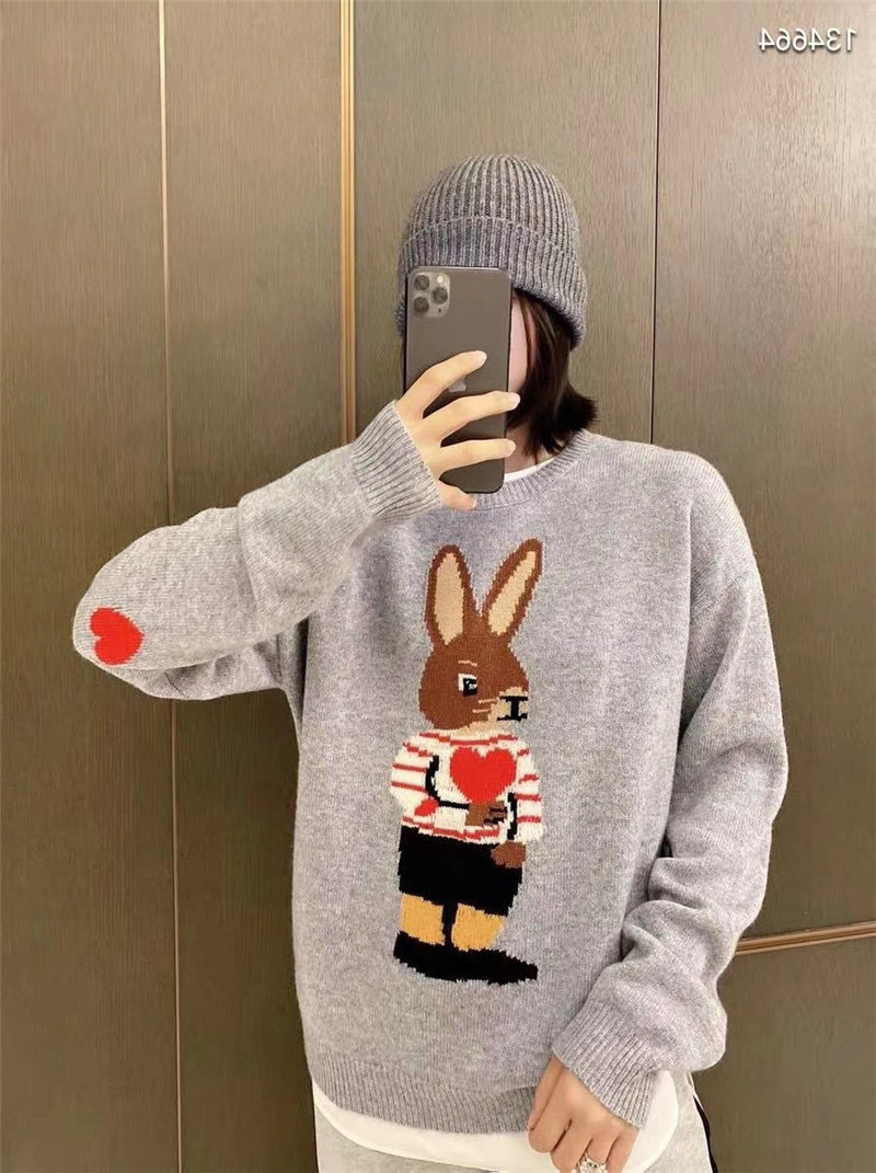 Autumn and winter womens cashmere sweater womens loose Pullover fashionable embroidered Mr rabbit sweater womens round W220817