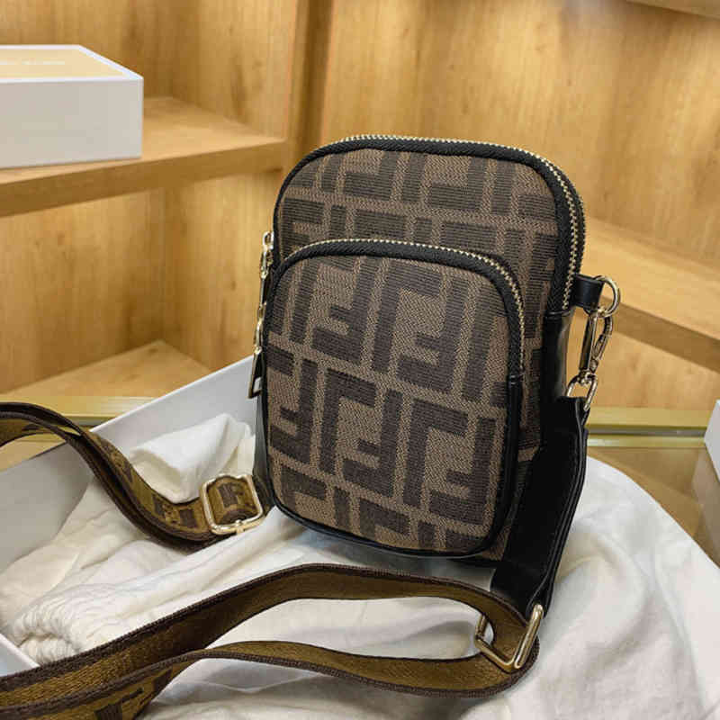 Bag women 2022 new printed broadband single casual Shoulder Messenger simple small square bag women's Handbag_F8LU, Coffee style
Bag women 2022 new printed broadband single casual Shoulder Messenger simple small square bag women's Handbag_F8LU, Coffee style