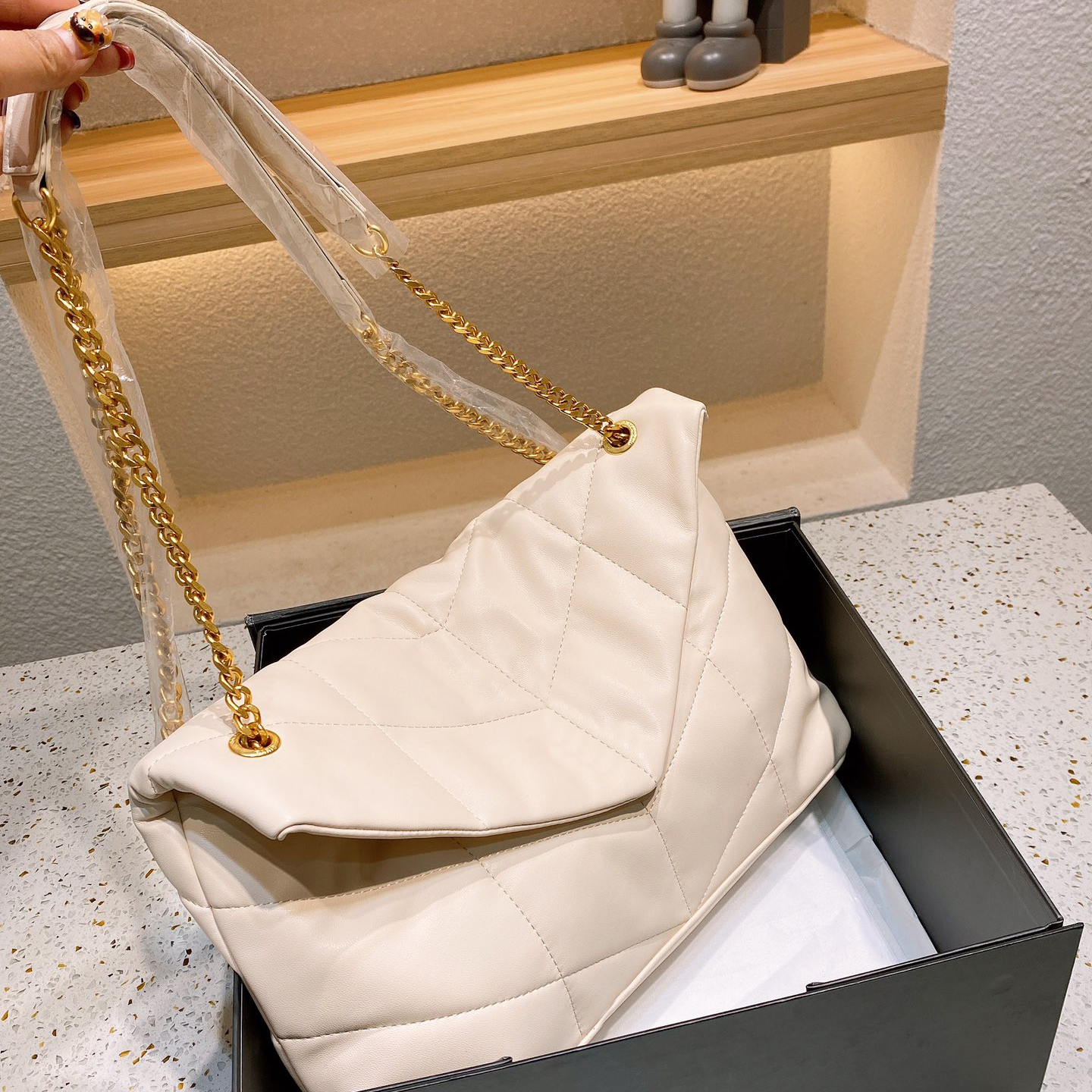 TOP QUALITY! FASHION WOMEN One Shoulder Hand Bags luxurys designers bag real leather Handbags messenger crossbody chain Totes Wallet Summer Purses Brand Thread, Make up the difference
TOP QUALITY! FASHION WOMEN One Shoulder Hand Bags luxurys designers bag real leather Handbags messenger crossbody chain Totes Wallet Summer Purses Brand Thread, Make up the difference