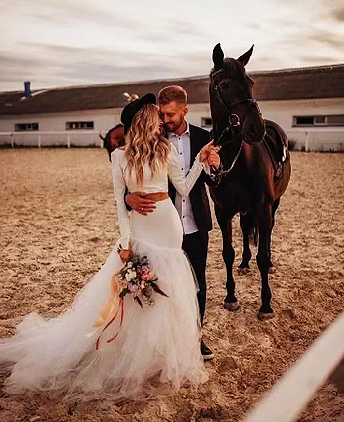 Two Piece Bohemian Mermaid Wedding Dress Simple Long Sleeve Tulle Boho Beach Wedding Gowns Crew Neck Ivory Country Bridal Formal Wear Engagement 2022 