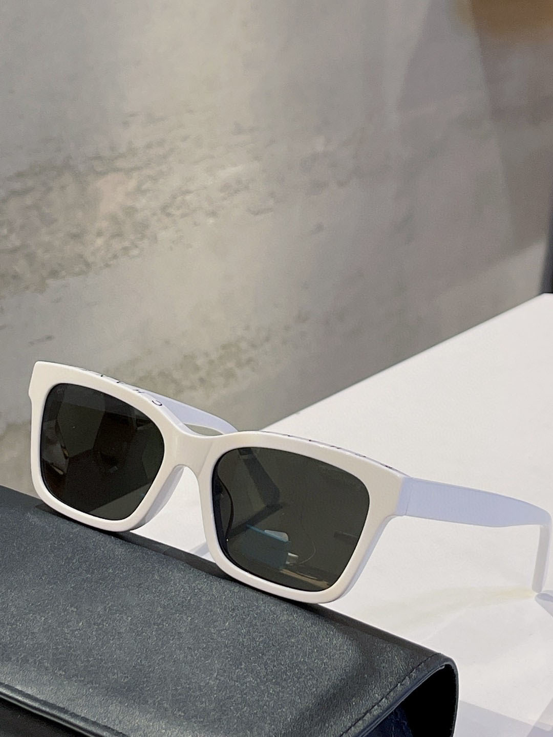 Top ch Original high quality Designer Sunglasses men famous fashionable Classic retro luxury brand eyeglass fashion design women