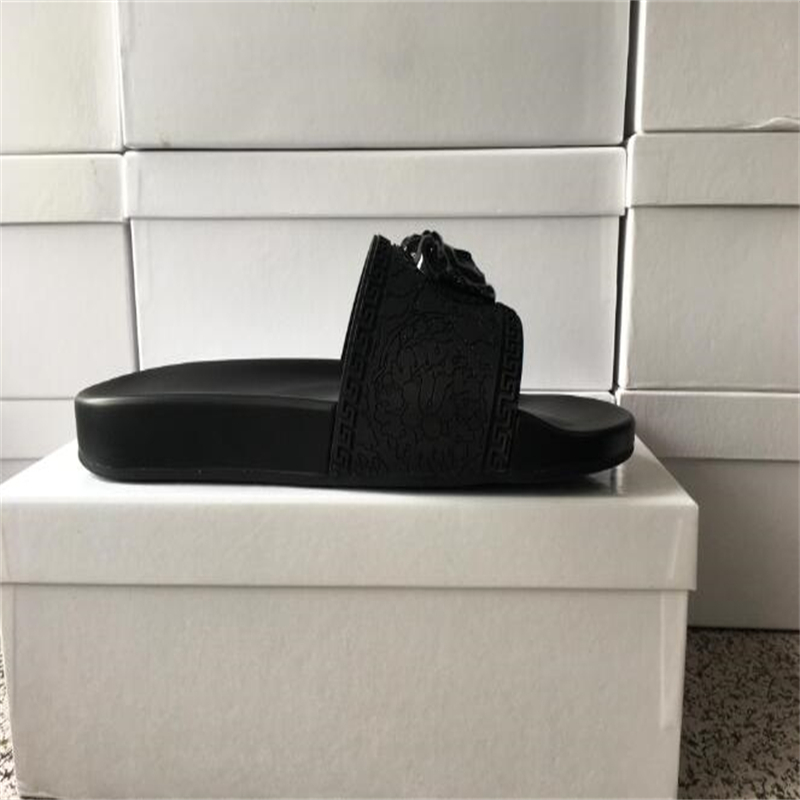 2021 A6 Designer women Slippers sandals ladies luxury genuine leather slippers flat shoe Oran sandal party wedding shoes with box
2021 A6 Designer women Slippers sandals ladies luxury genuine leather slippers flat shoe Oran sandal party wedding shoes with box