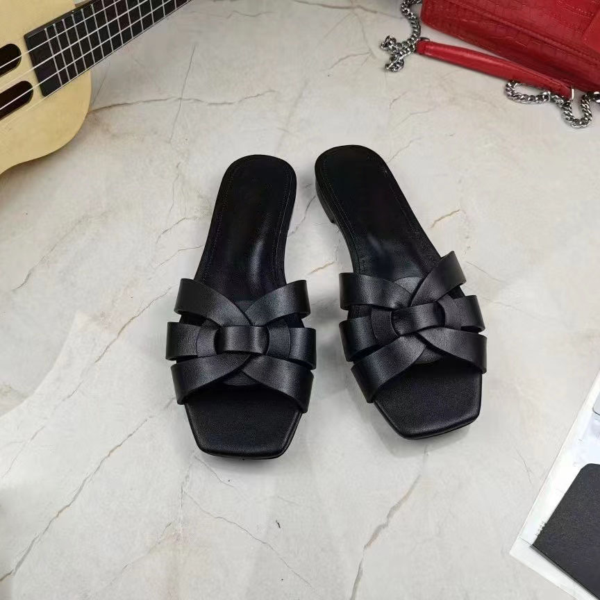 2022 Designer Paris Women Sandals Summer Slippers Embroidered Beach Shoes Flip-Flops Home Shoes Dust Bags 35-42 With Box, Nude
2022 Designer Paris Women Sandals Summer Slippers Embroidered Beach Shoes Flip-Flops Home Shoes Dust Bags 35-42 With Box, Nude