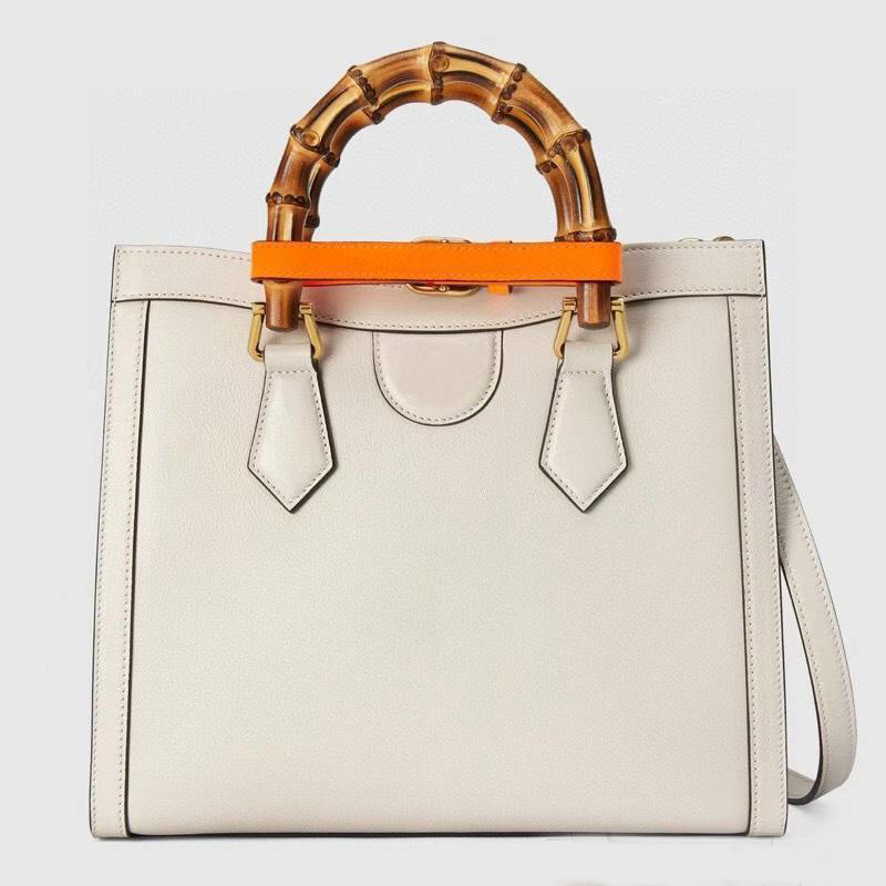 Shoulder bagTop Leather Tote Bags CrossbodyBags Luxury Designers Handbag Bamboo Double Handle Golden Metal Letter decoration large capacity fashionbag886, Not for sale;not sold separately.
Shoulder bagTop Leather Tote Bags CrossbodyBags Luxury Designers Handbag Bamboo Double Handle Golden Metal Letter decoration large capacity fashionbag886, Not for sale;not sold separately.